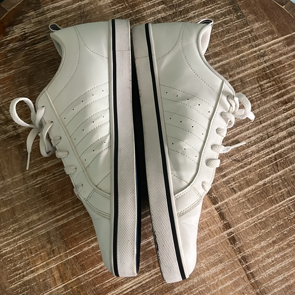 Adidas - Picture 3 of 4